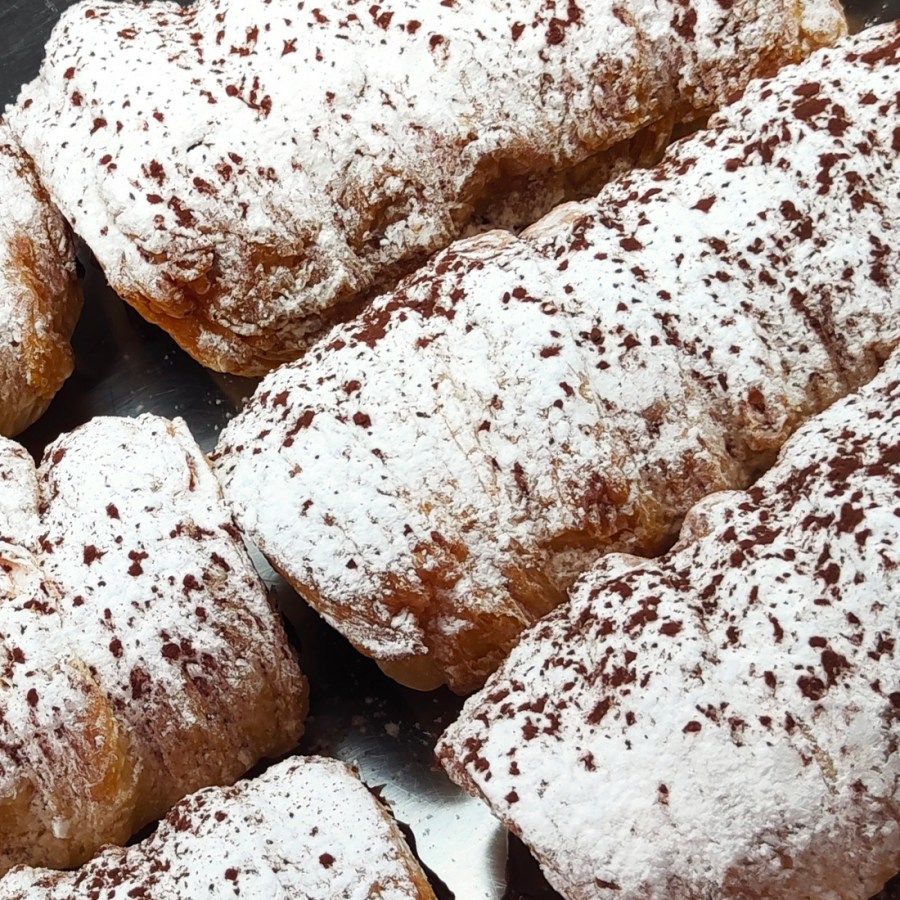 pasticceria-nitti-cannoli-alla-crema-3