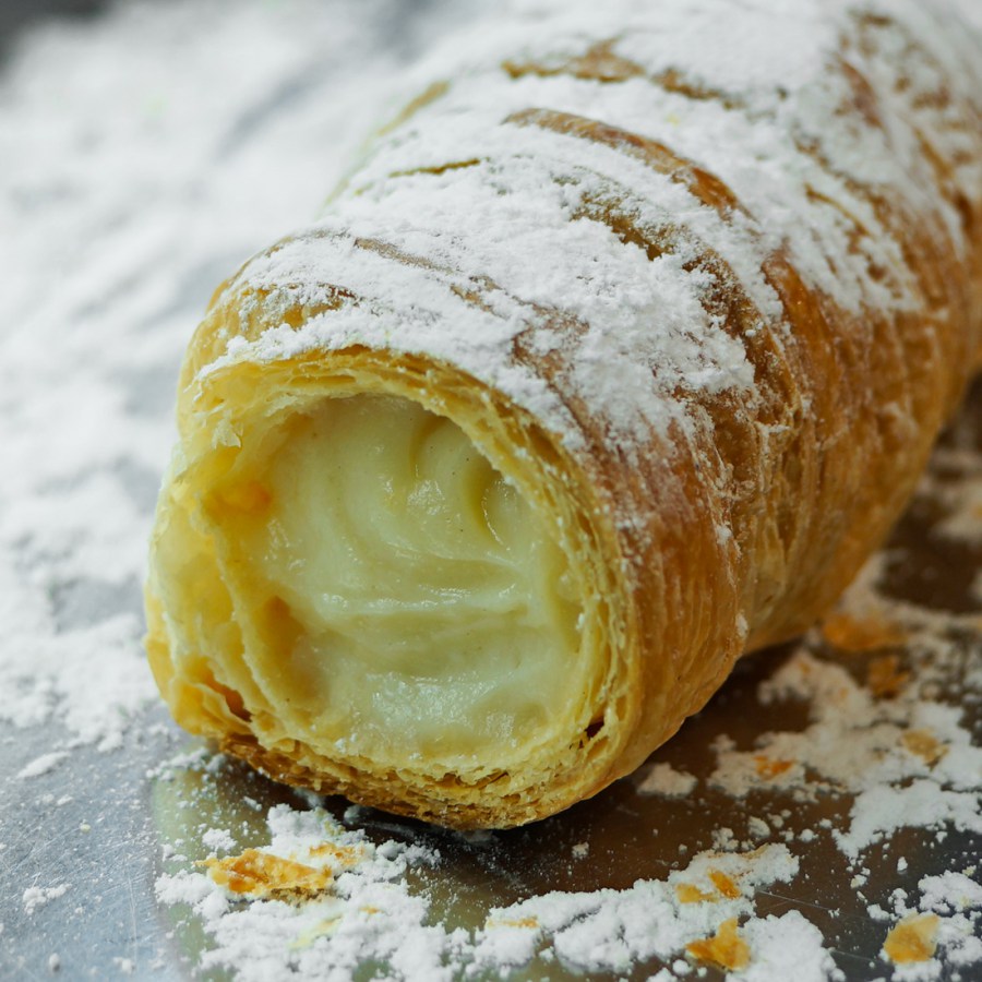pasticceria-nitti-cannoli-alla-crema-4